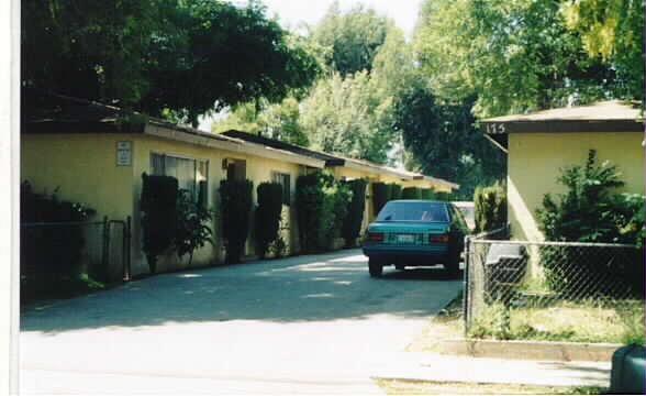 175 W Norwood Pl in San Gabriel, CA - Building Photo