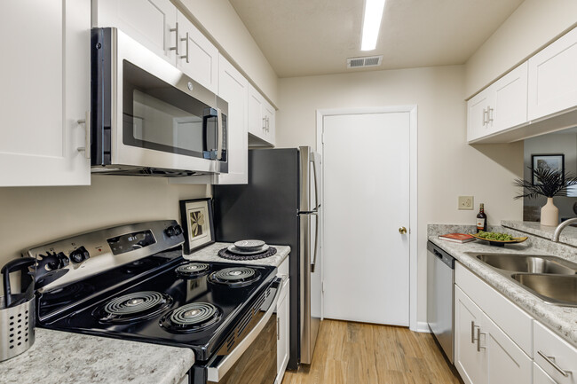 Chestnut Ridge Apartments in Pittsburgh, PA - Building Photo - Interior Photo