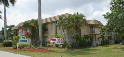 Green Tee Village in Ft. Myers, FL - Foto de edificio - Building Photo