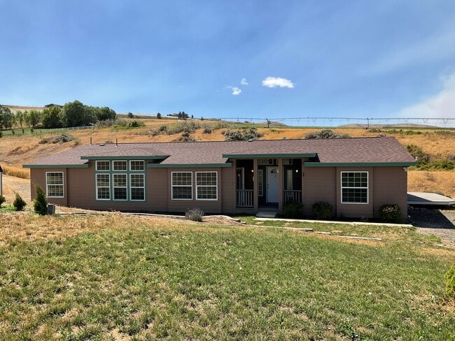 1591 Tozer Rd in Ellensburg, WA - Building Photo - Building Photo