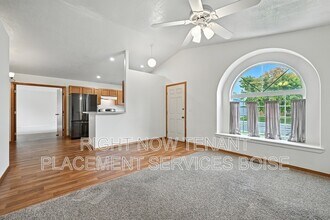 5827 Orchid Wy S in Boise, ID - Building Photo - Building Photo