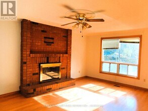 176 Conlins Rd in Toronto, ON - Building Photo - Building Photo