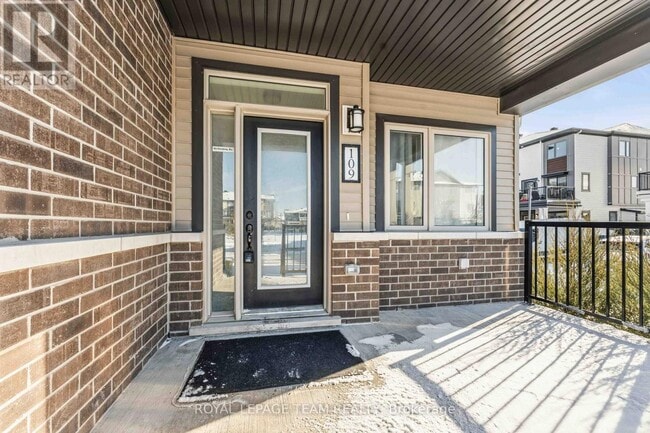 109 Pilot Private in Ottawa, ON - Building Photo - Building Photo