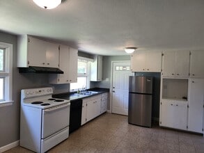 1801 14th St NE in Hickory, NC - Building Photo - Building Photo