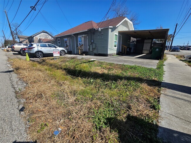 7501 Hillsboro St in Houston, TX - Building Photo - Building Photo