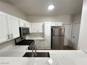 1136 Nevada Sky St in Las Vegas, NV - Building Photo - Building Photo