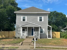 926 N 14th St in Waco, TX - Building Photo