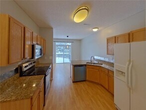 16476 Jarrett Cir in Lakeville, MN - Building Photo - Building Photo