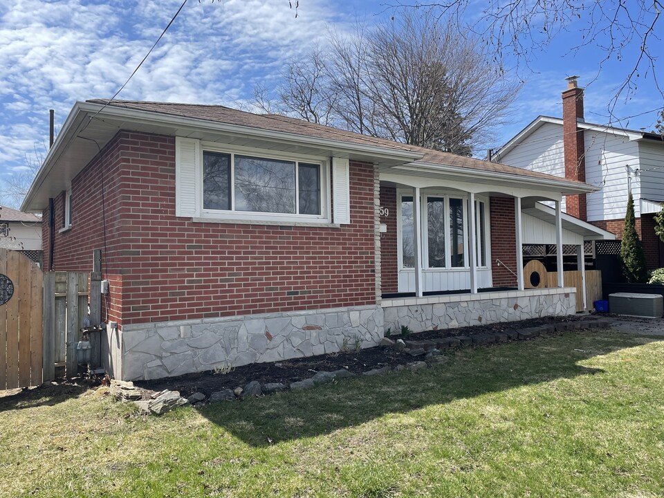 1159 Ridgecrest Ave in Oshawa, ON - Building Photo