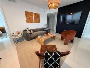 488 NE 18th St in Miami, FL - Building Photo - Building Photo