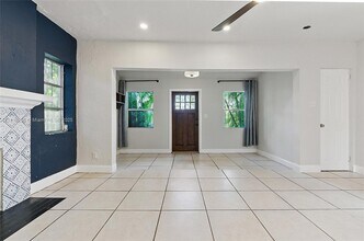 500 NW 47th St in Miami, FL - Building Photo - Building Photo