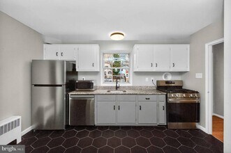 8 Kennedy St in Alexandria, VA - Building Photo - Building Photo