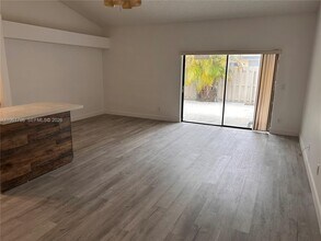 7450 NW 34th St in Lauderhill, FL - Building Photo - Building Photo