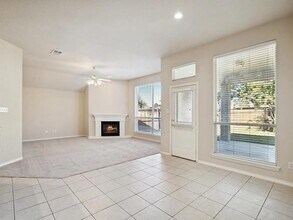 4301 Stonecrest Ct in Fort Worth, TX - Foto de edificio - Building Photo