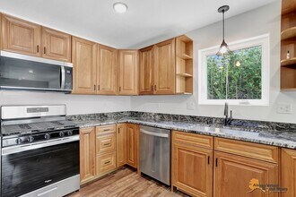 16320 E Bradford Dr in Palmer, AK - Building Photo - Building Photo