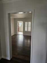 3250 Lowry Rd, Unit 3250 Lowry Road in Los Angeles, CA - Foto de edificio - Building Photo