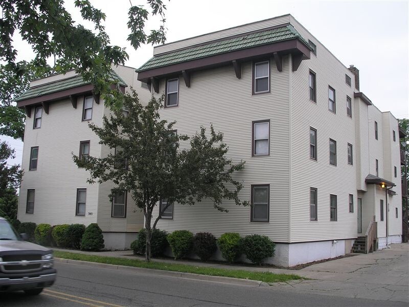303 1st St in Jackson, MI - Building Photo
