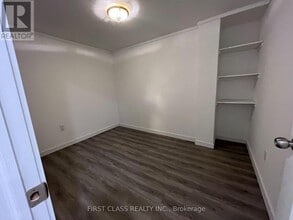 2571 Palisander Ave in Mississauga, ON - Building Photo - Building Photo