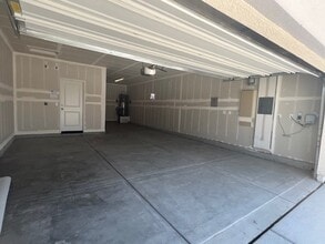 7318 Chetco River St in Bakersfield, CA - Building Photo - Building Photo