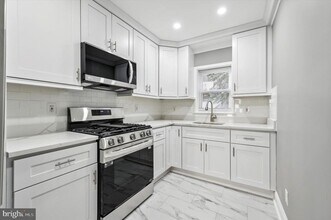 2033 N Mascher St in Philadelphia, PA - Building Photo - Building Photo