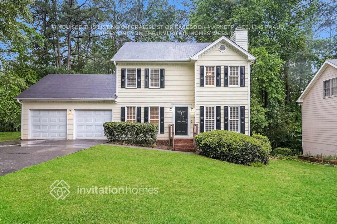3453 Woodlaurel Dr in Snellville, GA - Building Photo