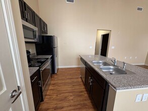 452 Poplar St in Macon, GA - Building Photo - Building Photo