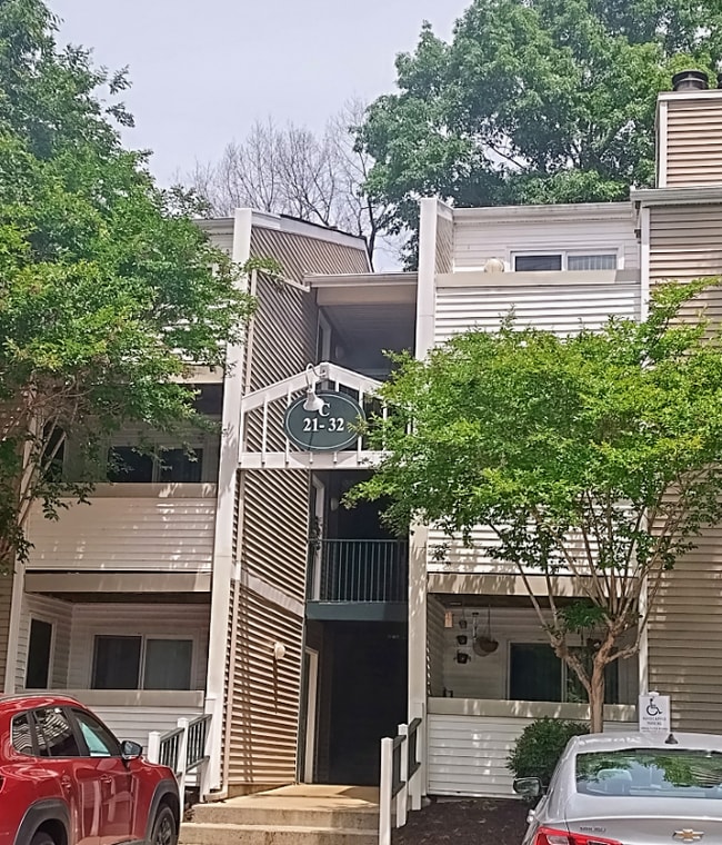 600 Reusens Rd