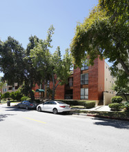 511 N Jackson St in Glendale, CA - Building Photo - Building Photo