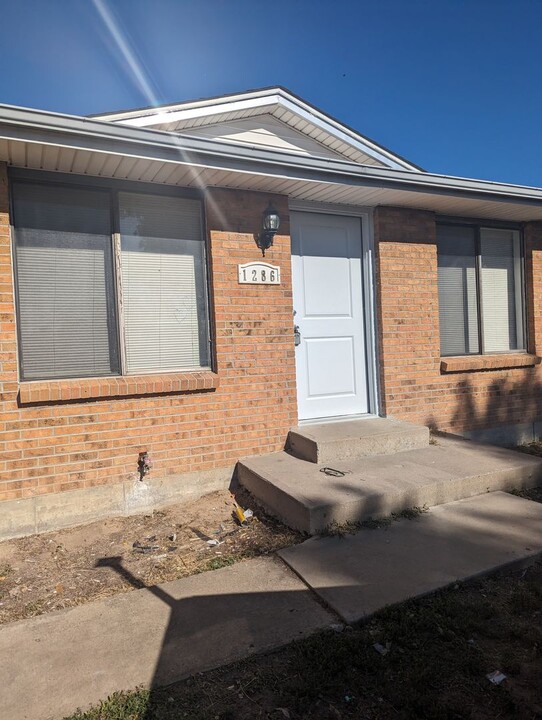 1286 Idalia Ct in Aurora, CO - Foto de edificio
