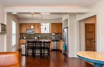 404 S 5th Ave in Ann Arbor, MI - Building Photo - Building Photo