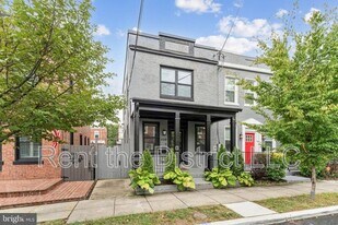 608 Roxboro Pl NW in Washington, DC - Building Photo