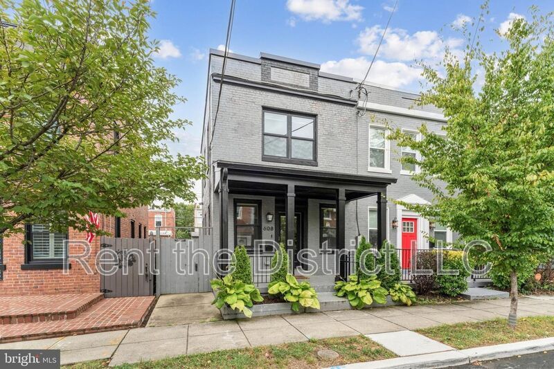 608 Roxboro Pl NW in Washington, DC - Building Photo