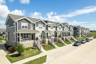 Catalina Crossing in McFarland, WI - Foto de edificio - Building Photo