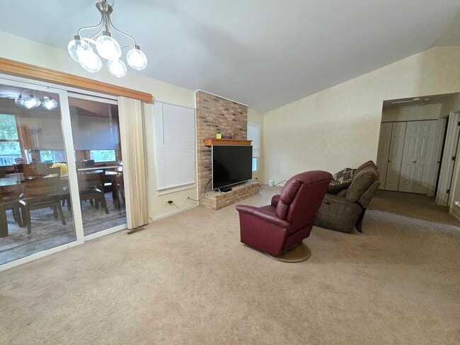 525 Old Country Way in Wauconda, IL - Building Photo - Building Photo