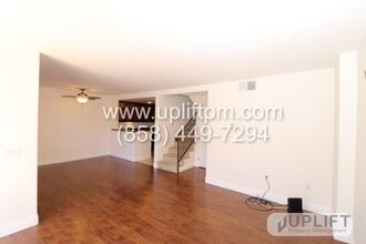 3989 Nobel Dr in San Diego, CA - Building Photo - Building Photo