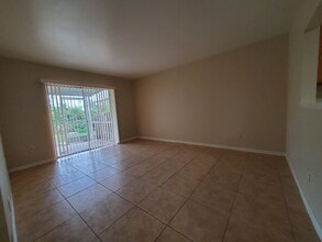 133-135 Meadow Rd in Lehigh Acres, FL - Building Photo - Building Photo