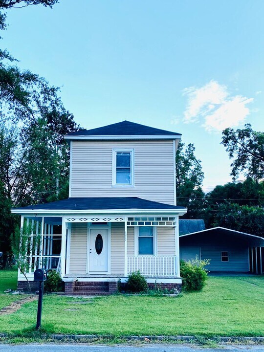 1315 Dover St in Columbia, SC - Building Photo