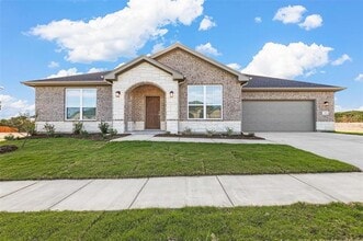 135 Mesa Dr in Glen Rose, TX - Building Photo - Building Photo