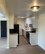 510 Montrose Ave, Unit 8 in Royal Oak, MI - Building Photo - Building Photo