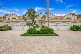 8375 Excalibur Cir in Naples, FL - Building Photo