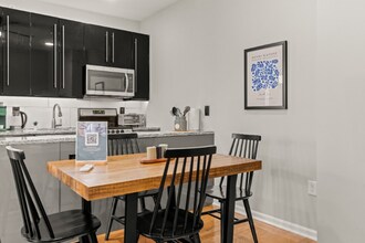 261 S 17th St in Philadelphia, PA - Building Photo - Building Photo