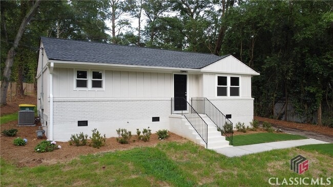 property at 165 Habersham Dr