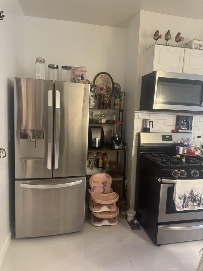 property at 29 Westervelt Pl