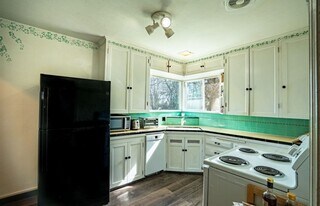824 6th St in Cheney, WA - Building Photo