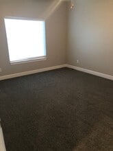 12839 E Timber Lake Ct in Wichita, KS - Foto de edificio - Building Photo