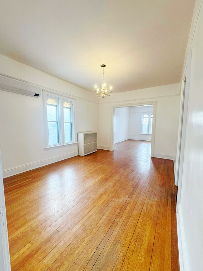 1466 3rd St, Unit Upper Floor- B in Rensselaer, NY - Building Photo - Building Photo