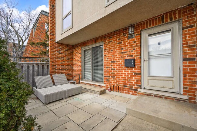604 W Armitage Ave in Chicago, IL - Building Photo - Building Photo