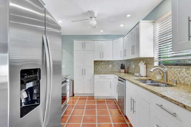 1266 Michigan Ave in Naples, FL - Building Photo - Building Photo