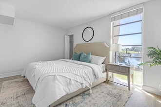 Nottingham Pine Luxury Apartment Homes in Plantation, FL - Building Photo - Interior Photo
