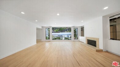 539 Levering Ave in Los Angeles, CA - Building Photo - Building Photo